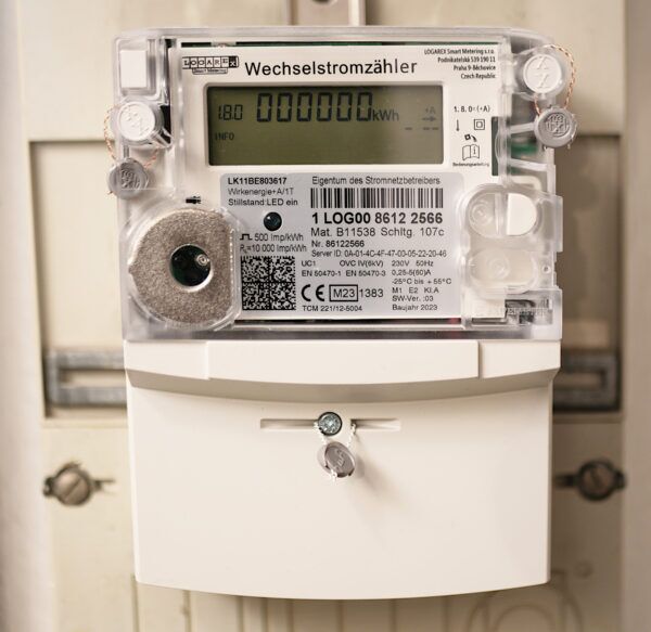 EVN senkt Strompreis: Was der neue Tarif für Haushalte in Niederösterreich wirklich bringt – Beitragsbild (Energie / Strom / Sprit / Wohnen)