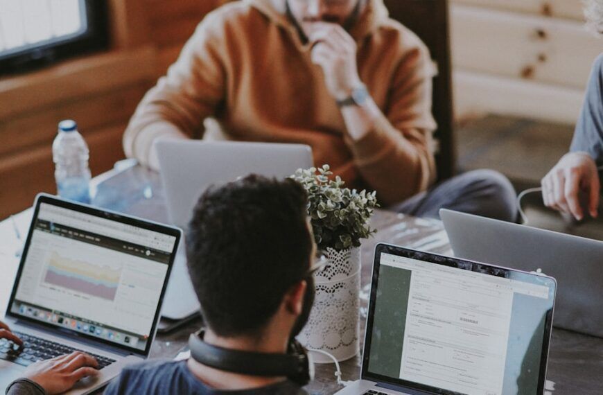 AMS-Zahlen April 2026: So viele Menschen bekommen jetzt Arbeitslosengeld in Österreich