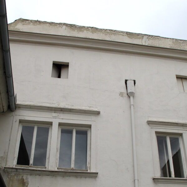 Wohnhaus als Symbolbild für Miete, Mietvertrag und steigende Wohnkosten in Österreich